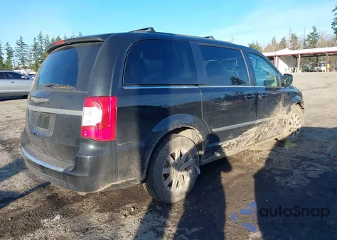 2016 Chrysler Town & Country Touring z USA, uszkodzony, nr VIN 2C4RC1BG1GR230063